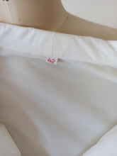 Charger l'image dans la galerie, 1950s 1960s - White Nylon blouse - SzXL