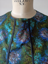 Laden Sie das Bild in den Galerie-Viewer, 1960s - GUY DUBOUIS, Paris - Satin Work/Home Dress - Sz 46