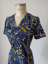 Charger l'image dans la galerie, 1960s - Abstract Dress - W31.5 (80cm)