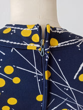Charger l'image dans la galerie, 1960s - Abstract Dress - W31.5 (80cm)