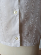 Laden Sie das Bild in den Galerie-Viewer, 1960s - TREVIRA, Germany - White Blouse - Sz 44
