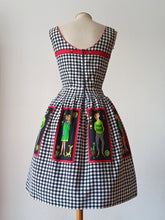Charger l'image dans la galerie, 1950s 1960s - Adorable Novelty Cotton Dress - W25 (64cm)