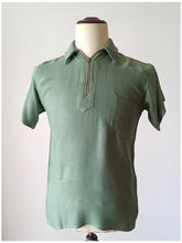 Cargar imagen en el visor de la galería, 1940s 1950s - Men's Rayon Crepe Shirt