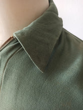 Cargar imagen en el visor de la galería, 1940s 1950s - Men's Rayon Crepe Shirt