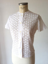 Laden Sie das Bild in den Galerie-Viewer, 1960s - IRA BLUSEN, Germany - White Cotton Blouse - Sz 40