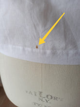 Laden Sie das Bild in den Galerie-Viewer, 1960s - IRA BLUSEN, Germany - White Cotton Blouse - Sz 40