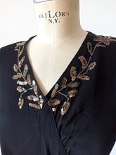 Cargar imagen en el visor de la galería, 1940s - Stunning Black Silk Crepe Dress - W29 (74cm)