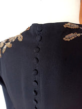 Cargar imagen en el visor de la galería, 1940s - Stunning Black Silk Crepe Dress - W29 (74cm)