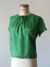 Charger l'image dans la galerie, 1960s - Green Silk Blouse