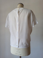 Carica l'immagine nel visualizzatore di Gallery, 1960s - White Embroidery Blouse - Sz 50