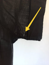 Charger l'image dans la galerie, 1950s 1960s - Black Cotton Blouse - Sz 44