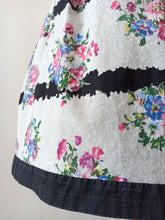 Charger l'image dans la galerie, 1950s - Gorgeous Floral Cotton Dress - W30 (76cm)