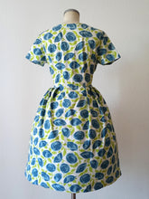 Charger l'image dans la galerie, 1950s 1960s - Beautiful Abstract Roseprint Pockets Dress - W32 (81cm)