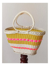 Charger l'image dans la galerie, 1950s 1960s - Gorgeous Wicker Plastic Basket Handbag
