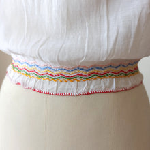 Cargar imagen en el visor de la galería, 1940s 1950s - MODEX, Hungary - Exquisite Embroidery Blouse - Sz 40