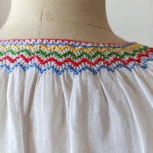 Cargar imagen en el visor de la galería, 1940s 1950s - MODEX, Hungary - Exquisite Embroidery Blouse - Sz 40