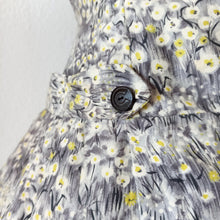 Charger l'image dans la galerie, 1950s - Delicious Floral Cotton Dress - W28.5 (72cm)