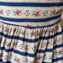Load image into Gallery viewer, 1940s - Adorable Roseprint Rayon Dress - W27 (68cm)