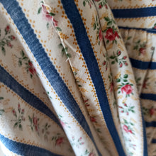 Load image into Gallery viewer, 1940s - Adorable Roseprint Rayon Dress - W27 (68cm)