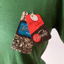 Charger l'image dans la galerie, 1950s 1960s - VICENTE, Spain - Deadstock Green Twin Set - Sz 5