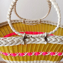 Charger l'image dans la galerie, 1950s 1960s - Gorgeous Wicker Plastic Basket Handbag