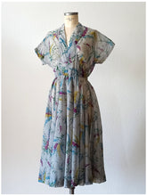Cargar imagen en el visor de la galería, 1940s - Spectacular Full Skirt Floral Sheer Dress - W26 (66cm)