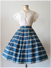 Charger l'image dans la galerie, 1950s - Gorgeous Teal Blue Cotton Skirt - W26 (66cm)