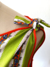 Charger l'image dans la galerie, 1940s 1950s - Gorgeous Green Cotton Dress - W22/30 (56/76cm)