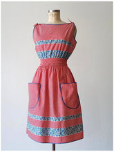 Charger l'image dans la galerie, 1940s 1950s - Gorgeous Red Dots Floral Cotton Dress - W22/30 (56/76cm)