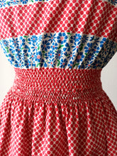 Charger l'image dans la galerie, 1940s 1950s - Gorgeous Red Dots Floral Cotton Dress - W22/30 (56/76cm)