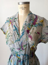Cargar imagen en el visor de la galería, 1940s - Spectacular Full Skirt Floral Sheer Dress - W26 (66cm)