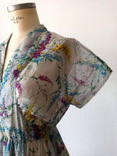 Cargar imagen en el visor de la galería, 1940s - Spectacular Full Skirt Floral Sheer Dress - W26 (66cm)