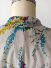 Cargar imagen en el visor de la galería, 1940s - Spectacular Full Skirt Floral Sheer Dress - W26 (66cm)