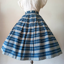 Charger l'image dans la galerie, 1950s - Gorgeous Teal Blue Cotton Skirt - W26 (66cm)