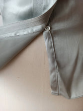 Cargar imagen en el visor de la galería, 1930s - Exquisite Art Deco Liquid Silver Silk Blouse - Sz 44