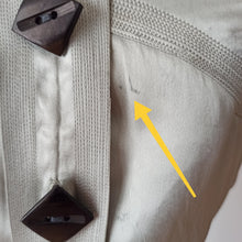 Cargar imagen en el visor de la galería, 1930s - Exquisite Art Deco Liquid Silver Silk Blouse - Sz 44