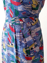 Charger l'image dans la galerie, 1950s - Stunning Novelty Print Halter Rayon Dress - W27 (68cm)
