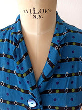 Cargar imagen en el visor de la galería, 1940s - Gorgeous Textured Rayon Blouse - W30 (76cm)