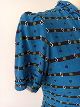 Cargar imagen en el visor de la galería, 1940s - Gorgeous Textured Rayon Blouse - W30 (76cm)