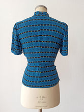 Cargar imagen en el visor de la galería, 1940s - Gorgeous Textured Rayon Blouse - W30 (76cm)