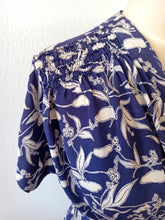 Cargar imagen en el visor de la galería, 1940s - Original WIEN, Austria - Lilac Blue Rayon Crepe Dress - W30 (76cm)