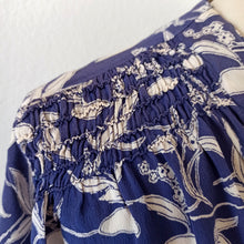 Cargar imagen en el visor de la galería, 1940s - Original WIEN, Austria - Lilac Blue Rayon Crepe Dress - W30 (76cm)