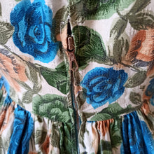 Charger l'image dans la galerie, 1950s - Stunning Roseprint Cotton Dress - W28 (70cm)