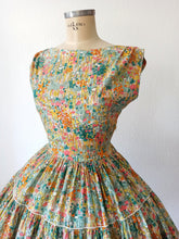 Cargar imagen en el visor de la galería, 1950s 1960s - Adorable Colorful Floral Cotton Dress - W28.5 (72cm)