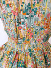 Cargar imagen en el visor de la galería, 1950s 1960s - Adorable Colorful Floral Cotton Dress - W28.5 (72cm)