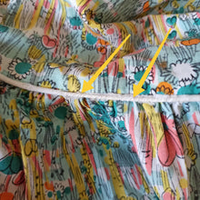 Cargar imagen en el visor de la galería, 1950s 1960s - Adorable Colorful Floral Cotton Dress - W28.5 (72cm)