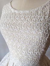 Carica l'immagine nel visualizzatore di Gallery, 1950s - Exquisite Embroidery Chiffon Dress - W30 (76cm)