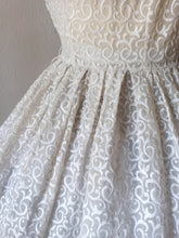 Carica l'immagine nel visualizzatore di Gallery, 1950s - Exquisite Embroidery Chiffon Dress - W30 (76cm)