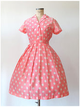 Charger l'image dans la galerie, 1950s 1960s - GERMANY - Iconic Pink Dotted Cotton Dress - W26 (66cm)