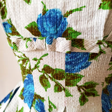 Charger l'image dans la galerie, 1950s 1960s - Stunning Blue Roseprint Dress - W28 (71cm)